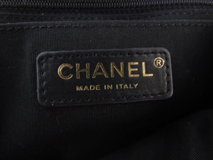 CHANEL classic black flap bag 'valentine charms'