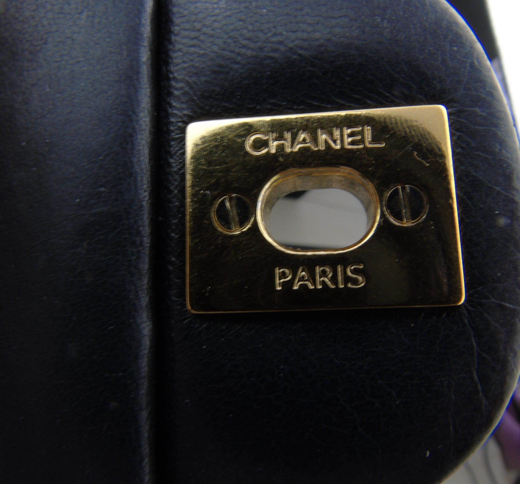 CHANEL classic black flap bag 'valentine charms' – Loubi, Lou & Coco