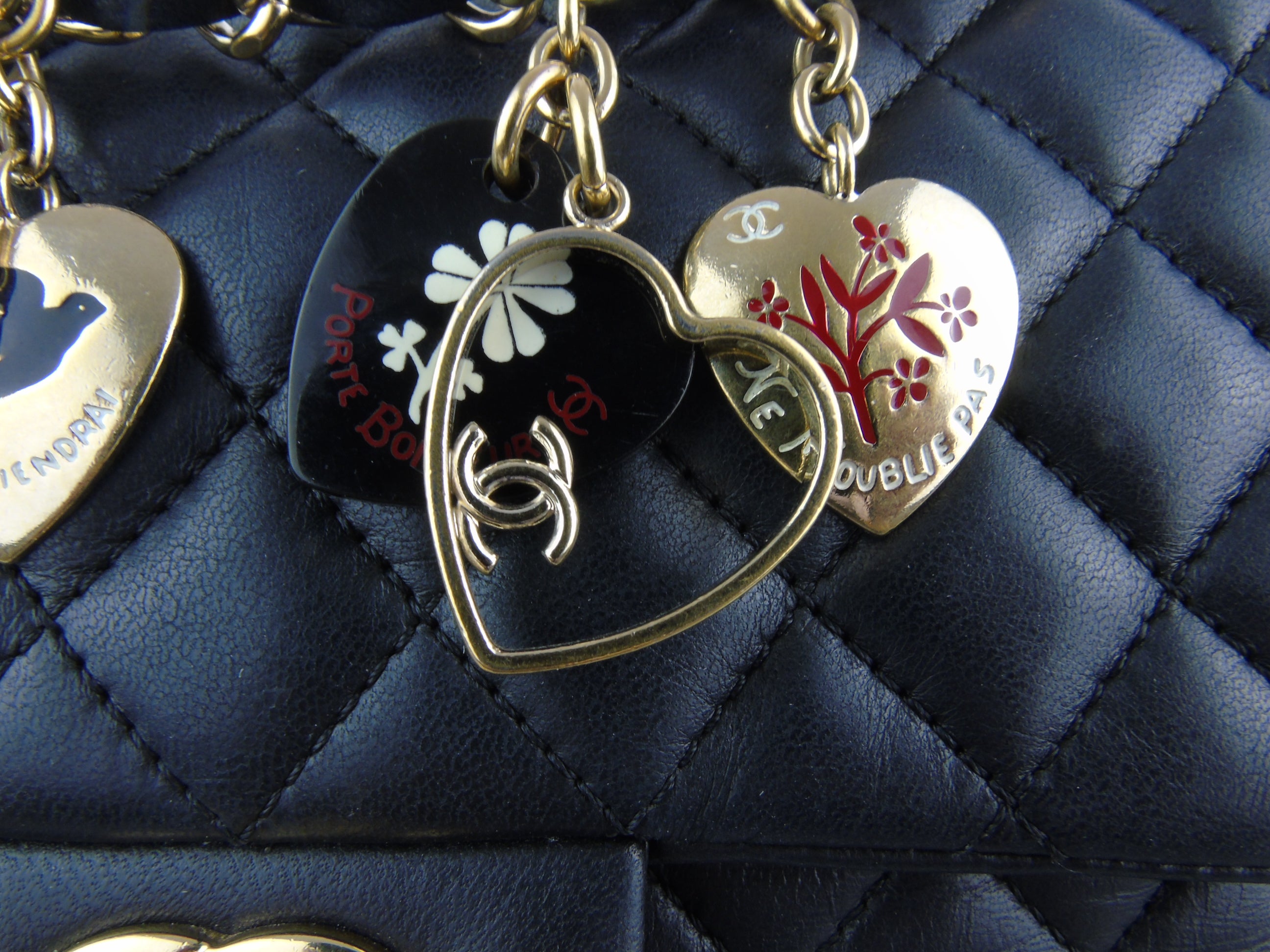 CHANEL classic black flap bag 'valentine charms'