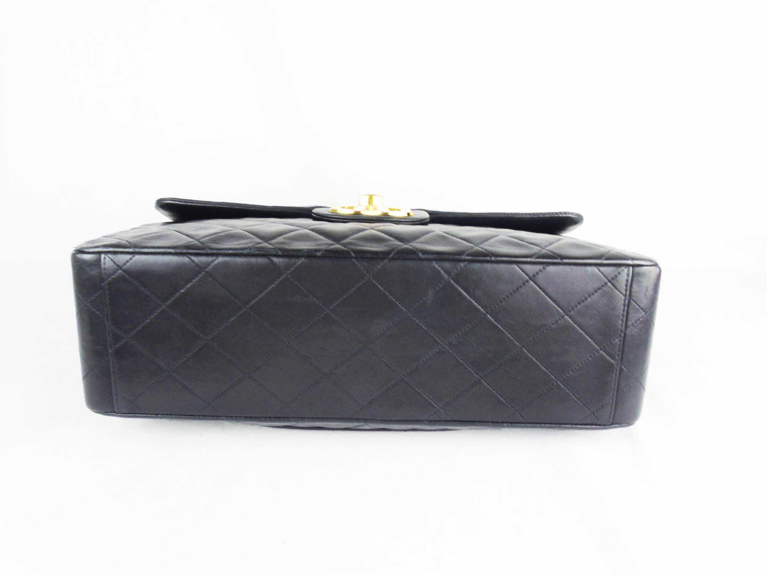 CHANEL Classic 'Jumbo XL' (Maxi) 2.55 Flap bag Black Leather - vintage –  Loubi, Lou & Coco