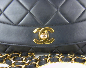 Chanel vintage store diana flap