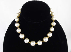 CHANEL Pearl Choker with gold-plated Sun Clasp - vintage – Loubi