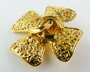 CHANEL Four Leaf Clover CC brooch - vintage 95A – Loubi, Lou & Coco