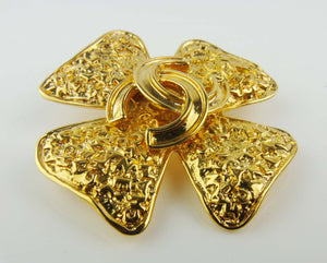 CHANEL CC Logos Turnlock Motif Brooch Pin Corsage Gold-Tone 96P Vintage  02954