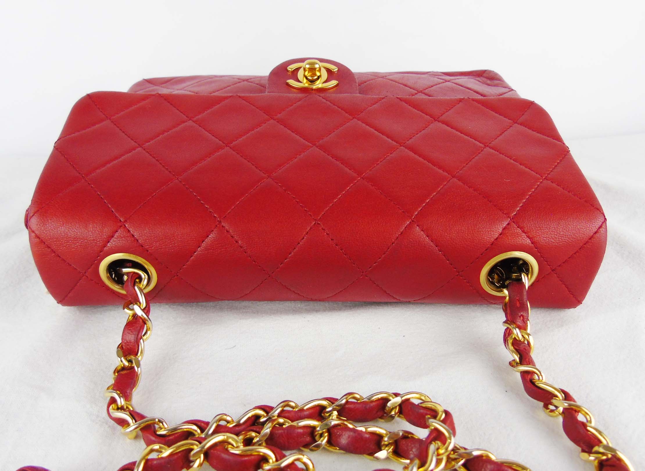 CHANEL red mini square lambskin flap bag ghw - vintage – Loubi