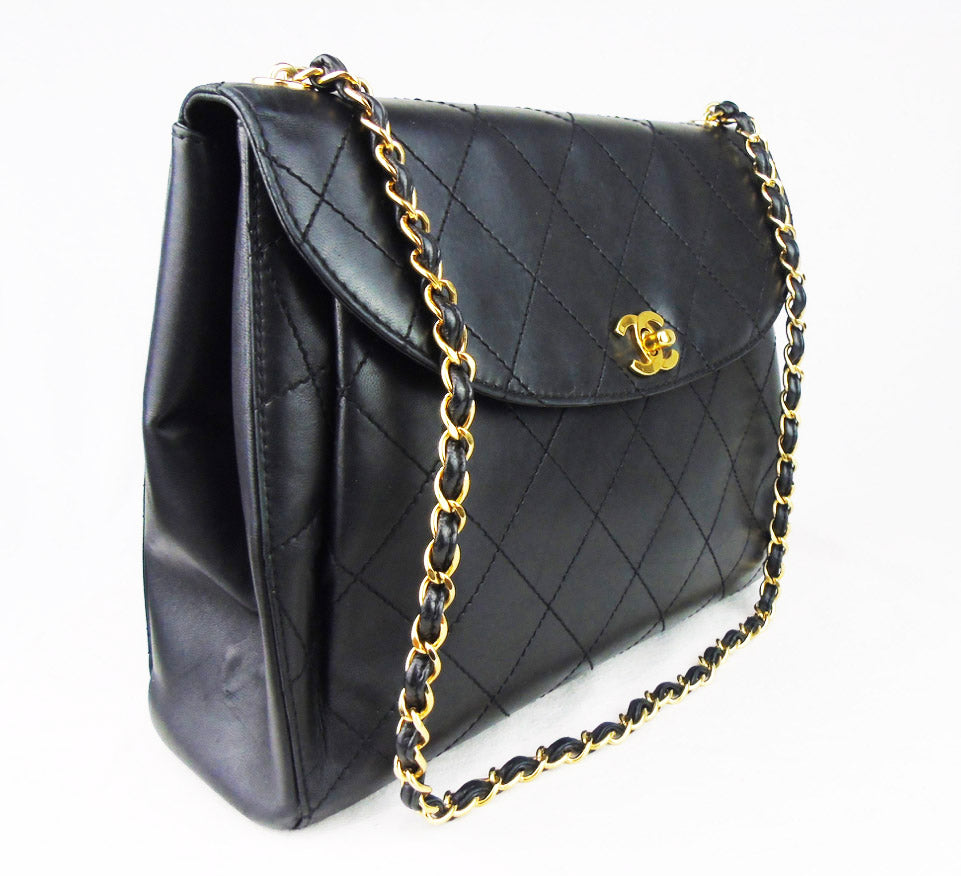 Vintage CHANEL Black Lambskin Classic Flap Bag 147902 040823