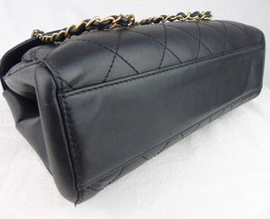 CHANEL Black lambskin flap bag vintage 1997 'Kelly' – Loubi, Lou